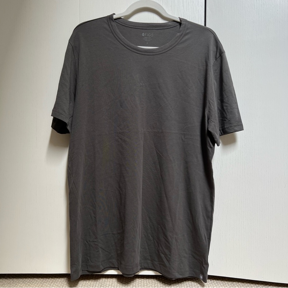 FIGS Men’s Supersoft Shortsleeve Underscrub Shirt Gray Size Medium